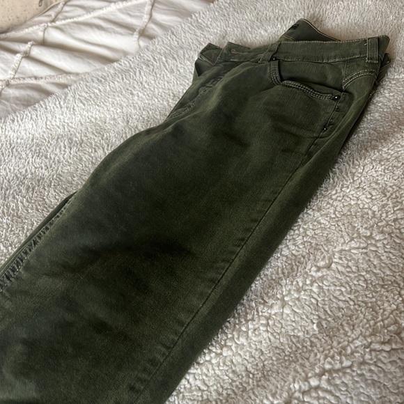Beautiful mossy green, excellent condition, European sz40-30”waist,stretch denim - Picture 5 of 9